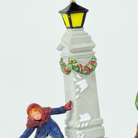 Holiday Village Figurine Snowball Fight Kids Lamp Post Christmas Scene - Picture 5 of 9